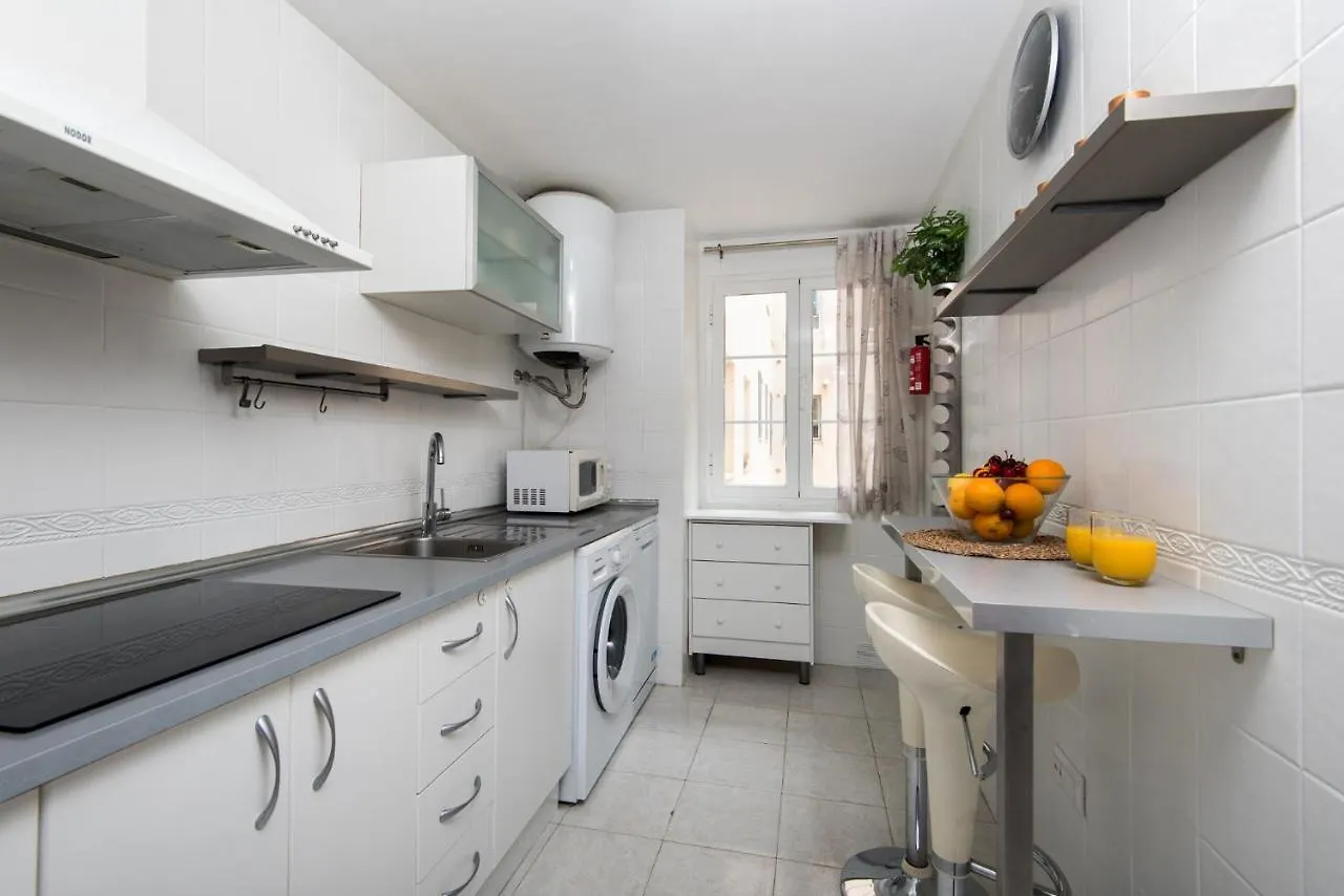 Center Apartment 2Bed 2B Aircon Wif And Parking Free Malaga